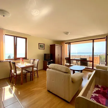 Bratanov Sea View Daire *